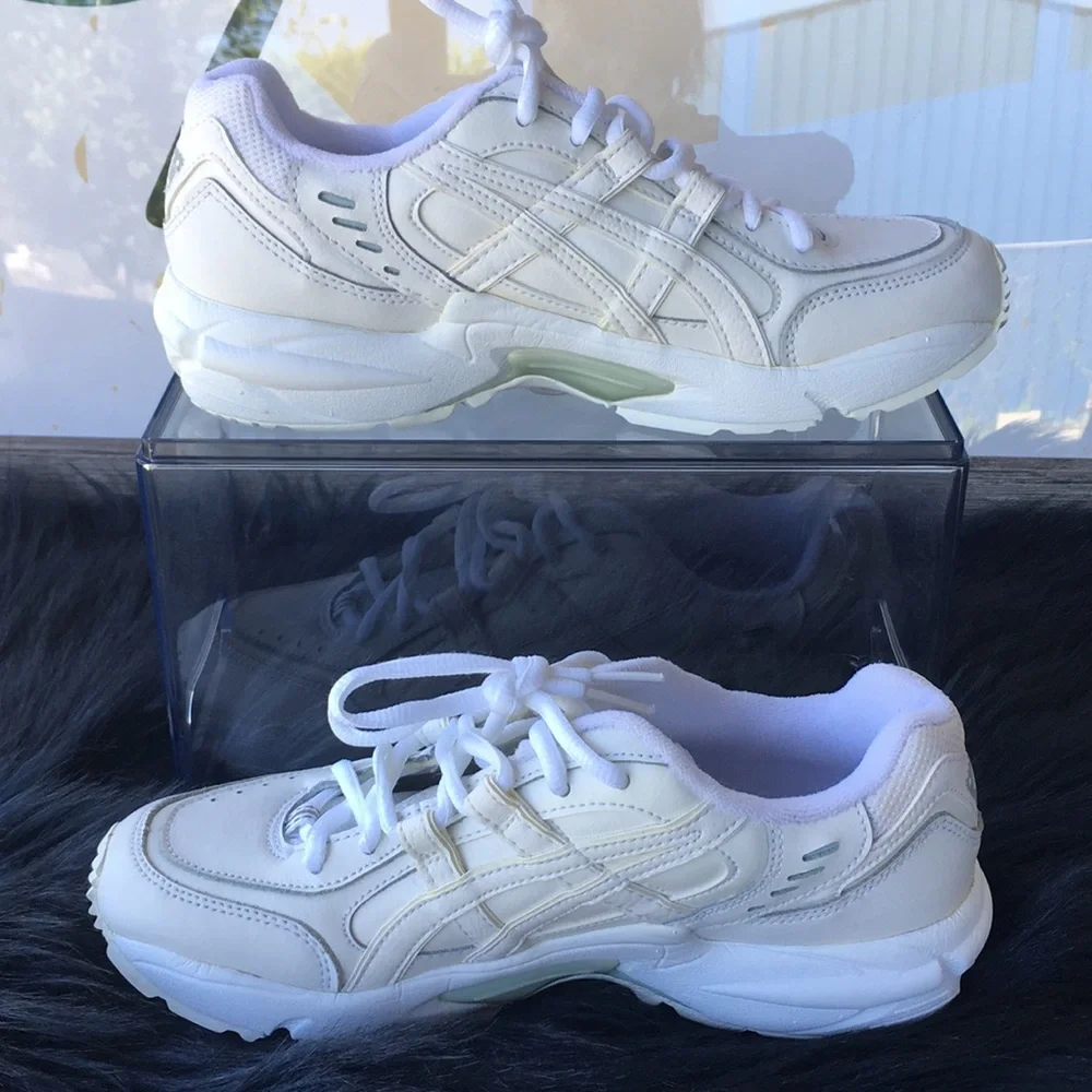 Women’s ASICS - Picture 11 of 12